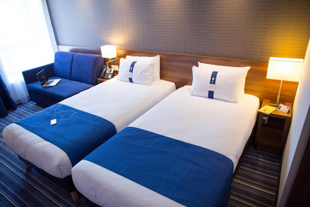 Express - Est By Ihg Hotel Tolone