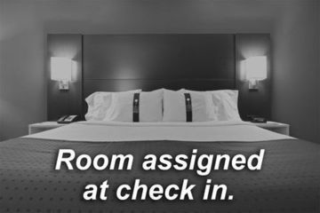 Express - Est By Ihg Tolone