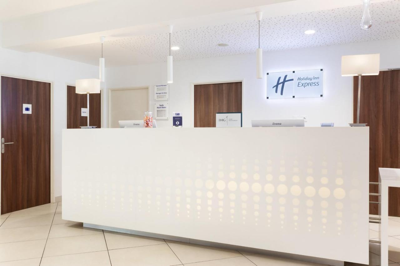 Express - Est By Ihg Hotel Tolone